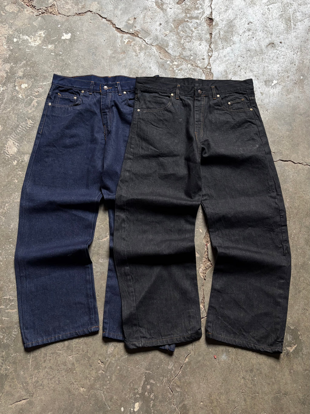 RAW DENIM BAGGY JEANS