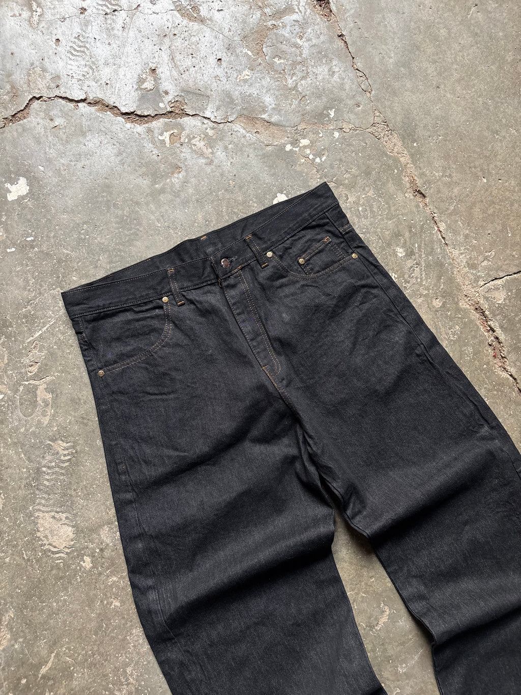 RAW DENIM BAGGY JEANS